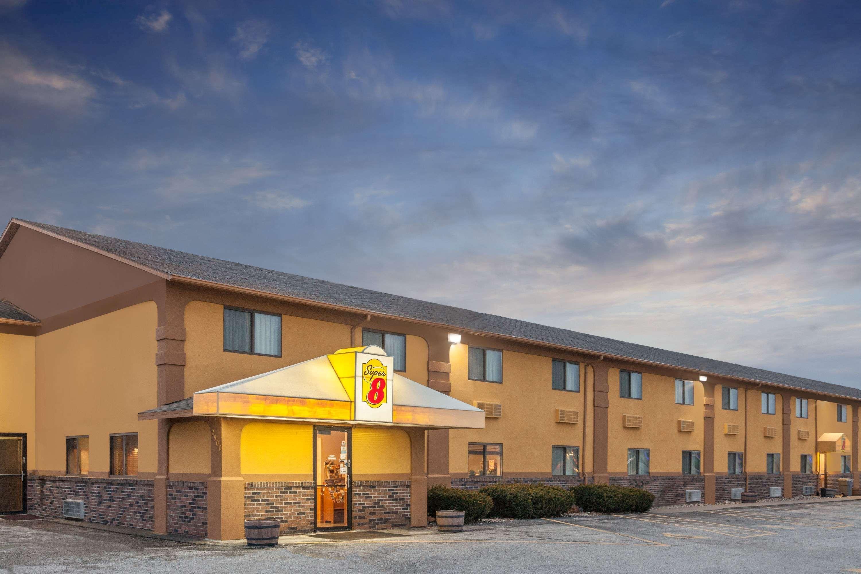 Hotel Super 8 By Wyndham Muscatine Zewnętrze zdjęcie